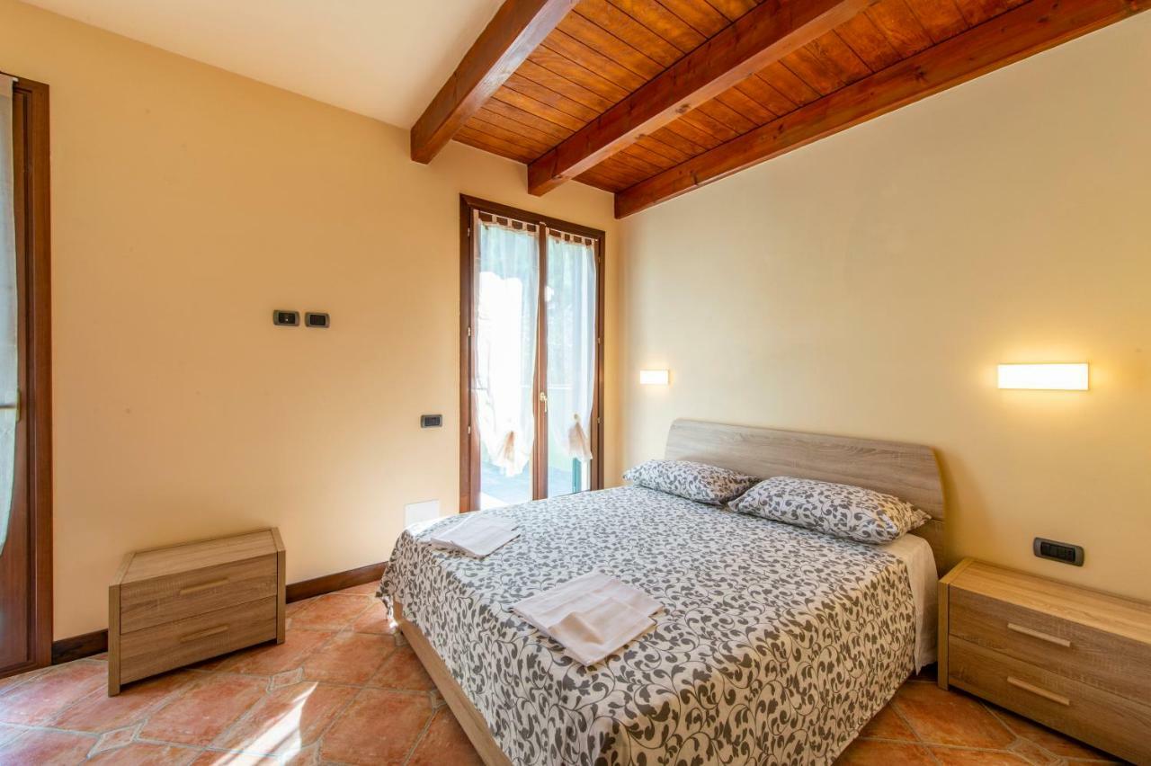Appartamenti Arco Antico San Bartolomeo Al Mare Exterior foto
